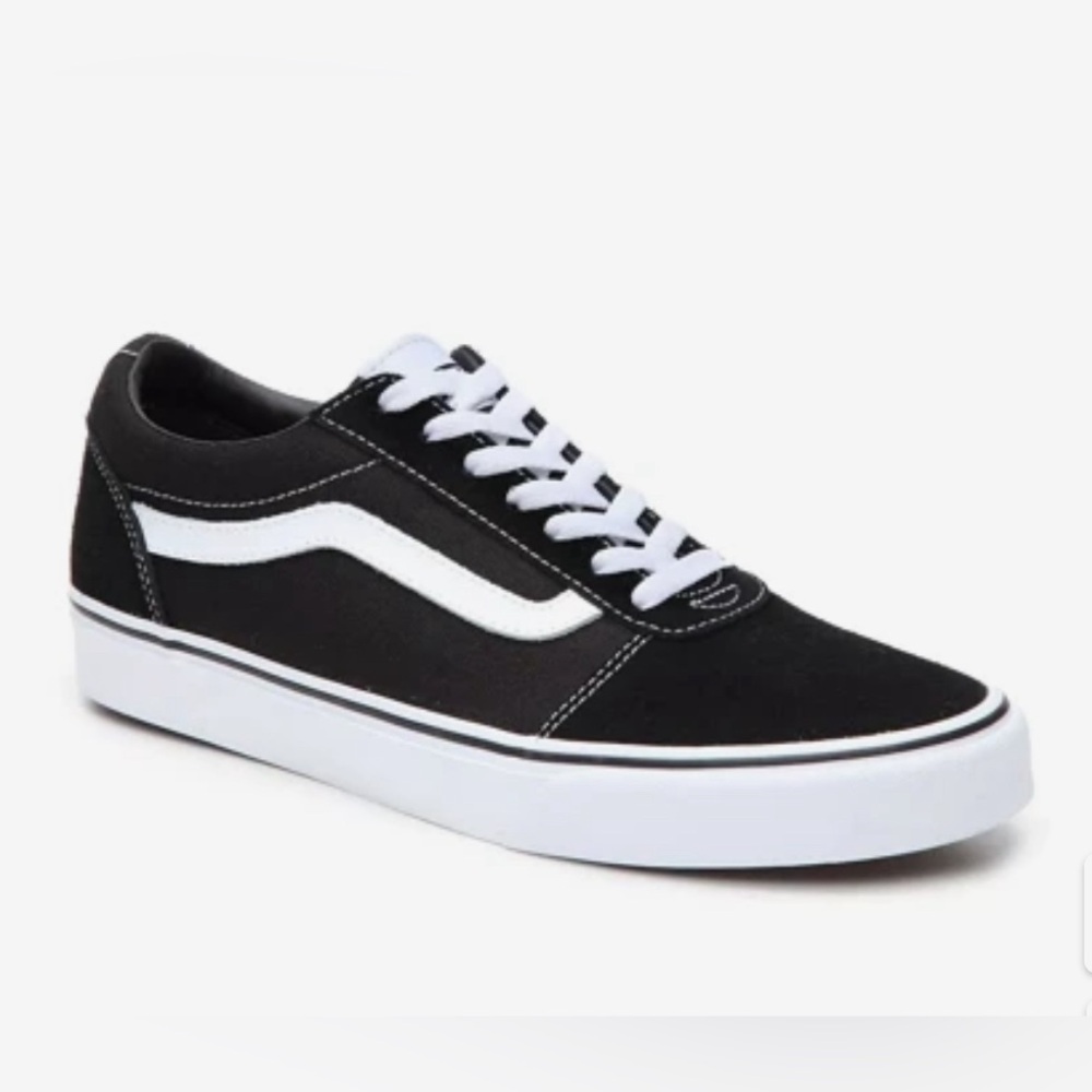 VANS Old Skool Shoe
ONLY WORN ONCE 
SZ 6.0 women’s